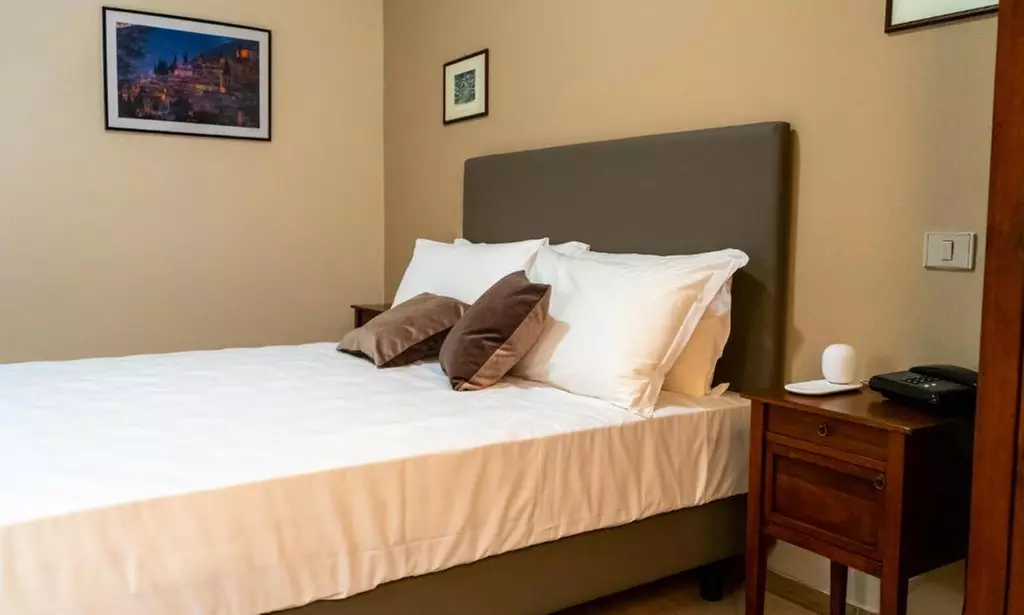 Spello: 1 o 2 notti in matrimoniale Standard con colazione, Spa e cena