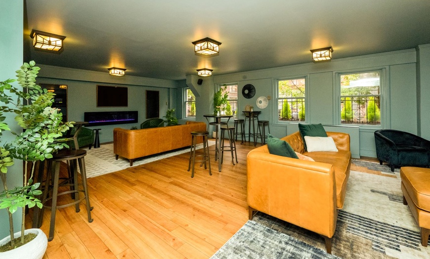 Image 4: Classic Comfort and Skyline Views in Seattle's First Hill District
