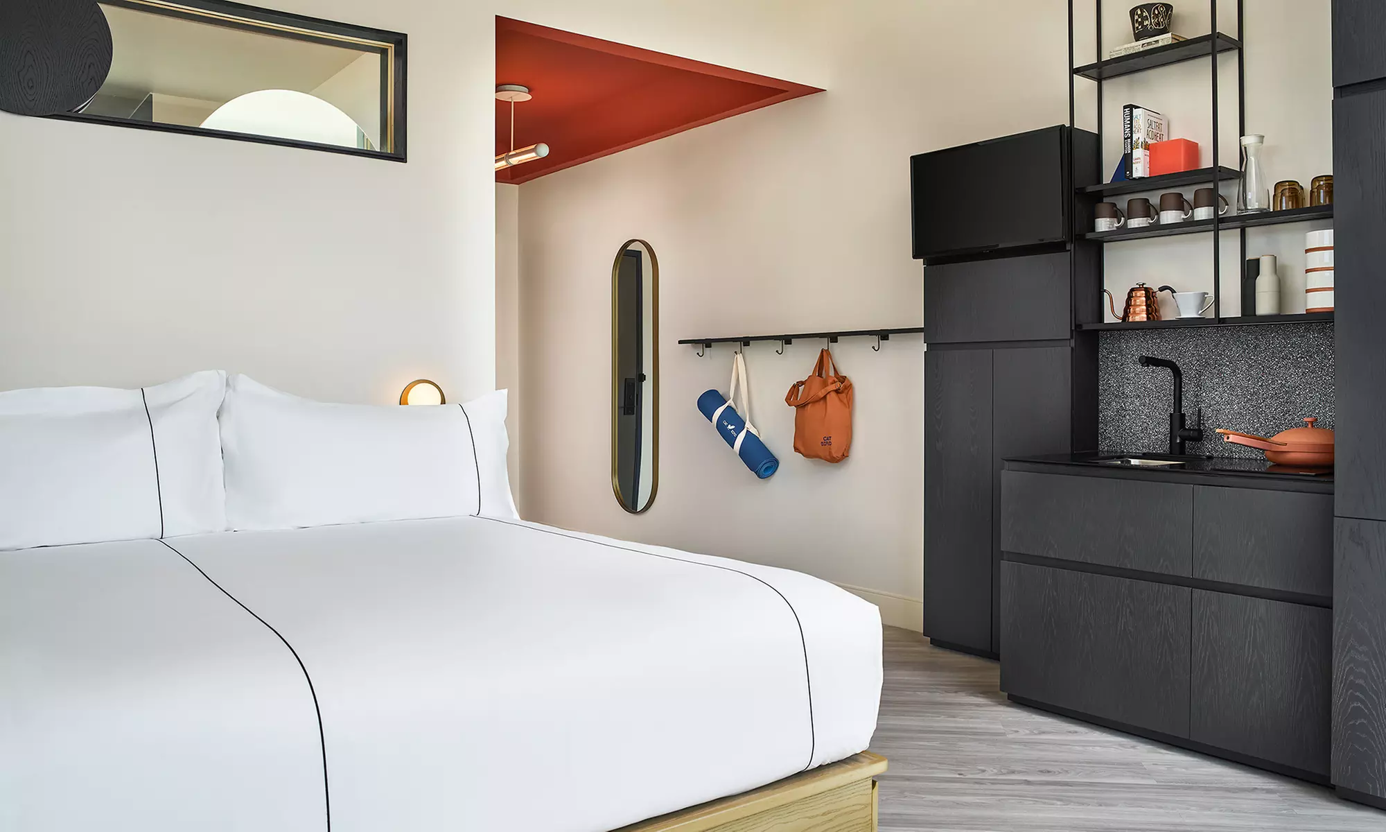 The 4-Star Catbird Hotel: Family-Friendly & Affordable - Book Now!