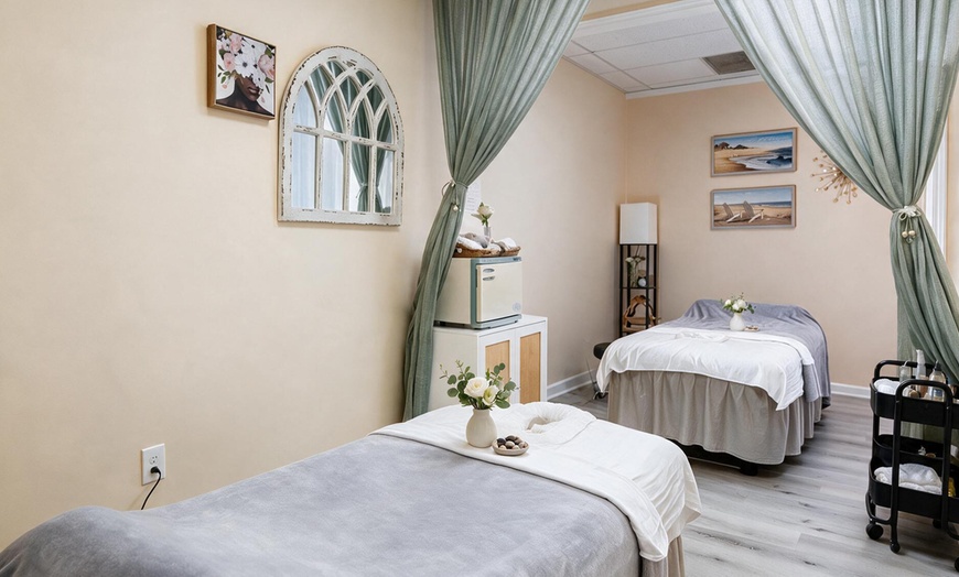 Image 2: Total Spa Renewal: Body Massage, Head Spa & Facial (Solo or Couples)