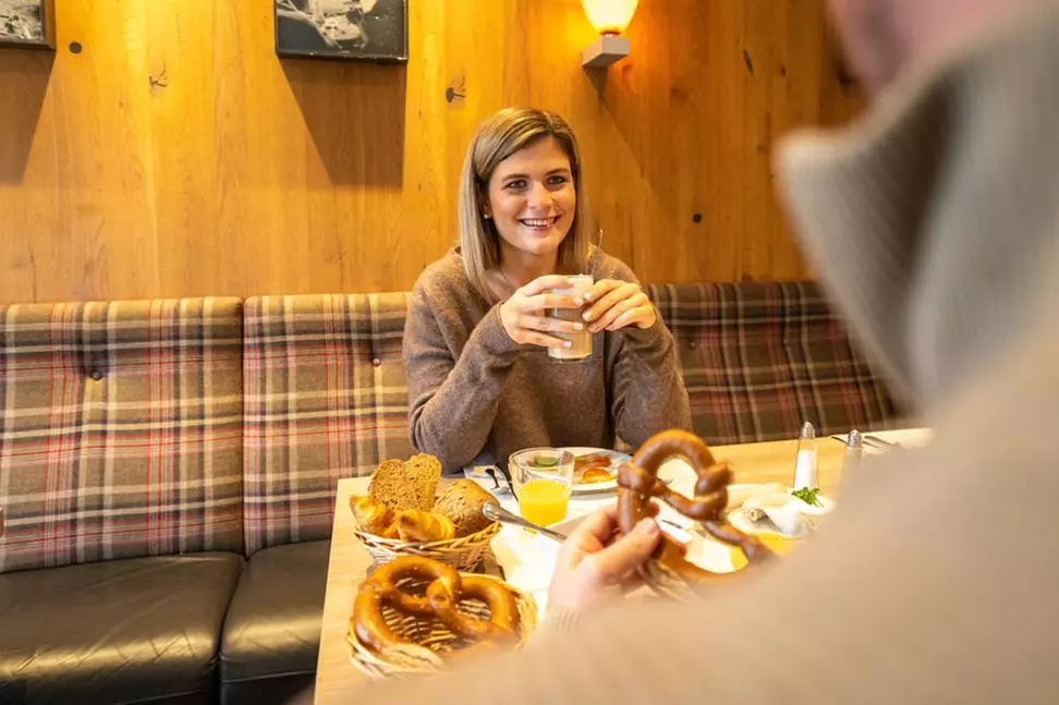 Deluxe-Sektfrühstück inkl. warmer und kalter Speisen für 1-4 Personen