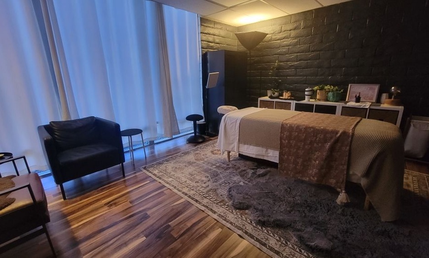 Image 2: Ultimate Relaxation: 60 or 90 Minute Therapeutic Massage 