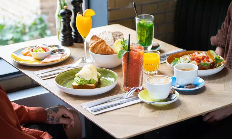 Amsterdam: tweepersoonskamer of pod met ontbijt