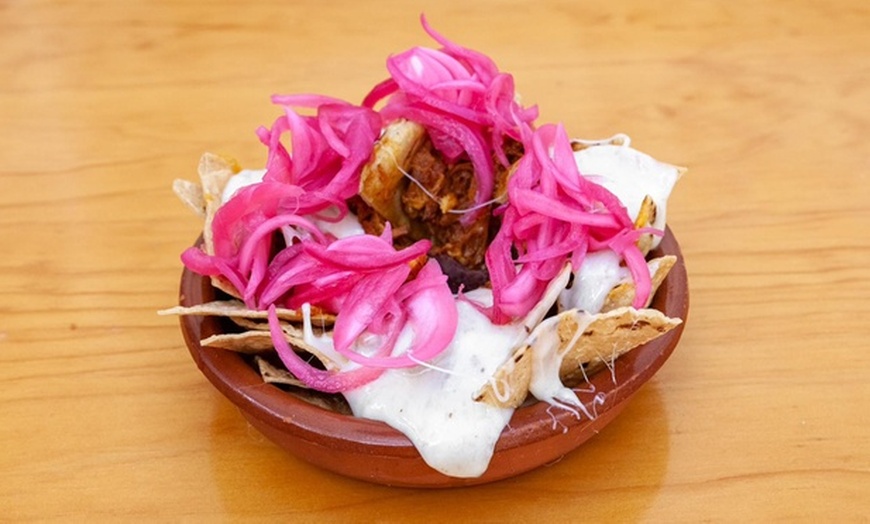 Image 11: Menú mexicano para 2 o 4 con nachos, tacos y margaritas o refrescos