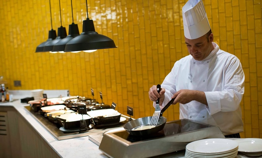 Image 19: Deluxe Asian Pan Afternoon Tea and Prosecco - 4stars Holiday Inn Hotel