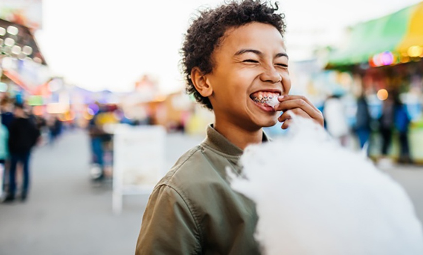 Image 2: Freizeitpark bei Paris: Tagesausflug mit Reisebus & Eintritt