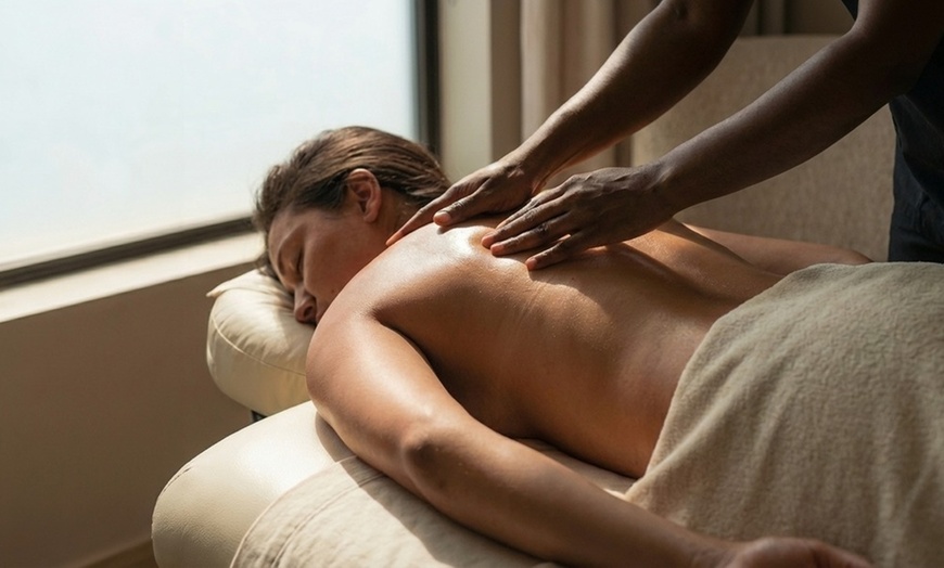 Image 4: Enjoy Couples Massages with Hot Stones and Aromatherapy