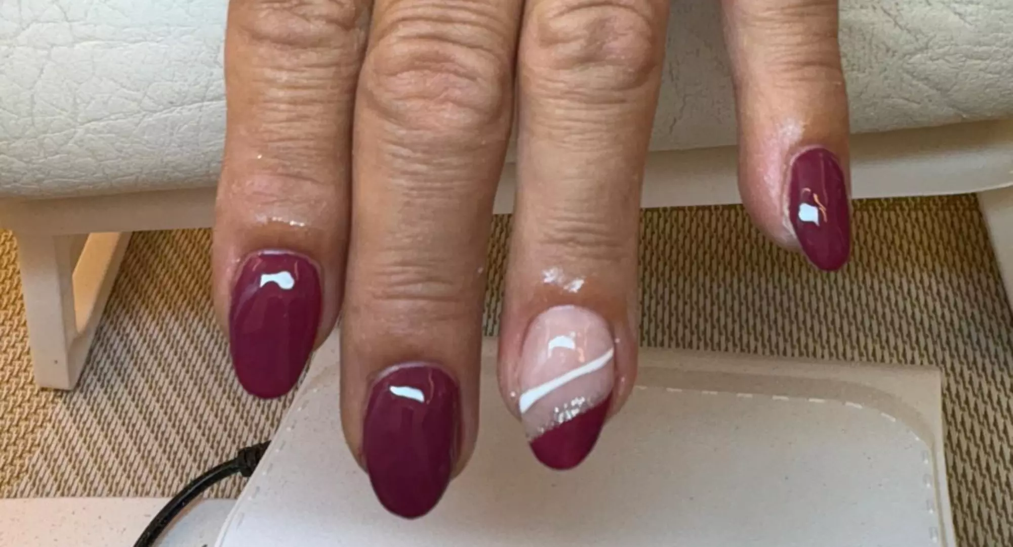 Manicura y/o pedicura con semipermanente