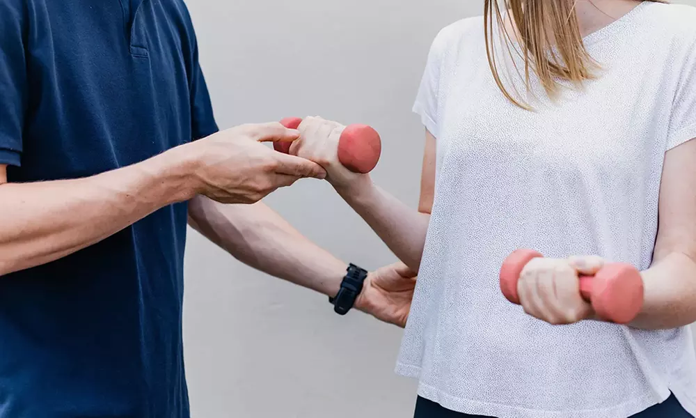 Pilates matt en Ergofisio Alicante con opciones de 1, 2 o 3 clases semanales durante 1 mes con esterilla incluida - Primary Image