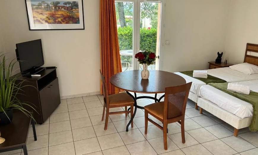 Image 11: Drôme : studio ou appartement avec piscine et sauna, pdj en option