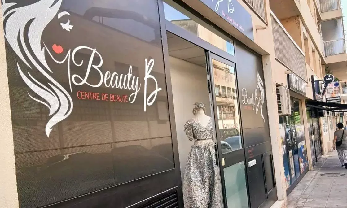 Formule shampoing, coupe, brushing, soin, option mèches / balayage ou couleur racines (jusqu'à 61% de remise) - Image 6