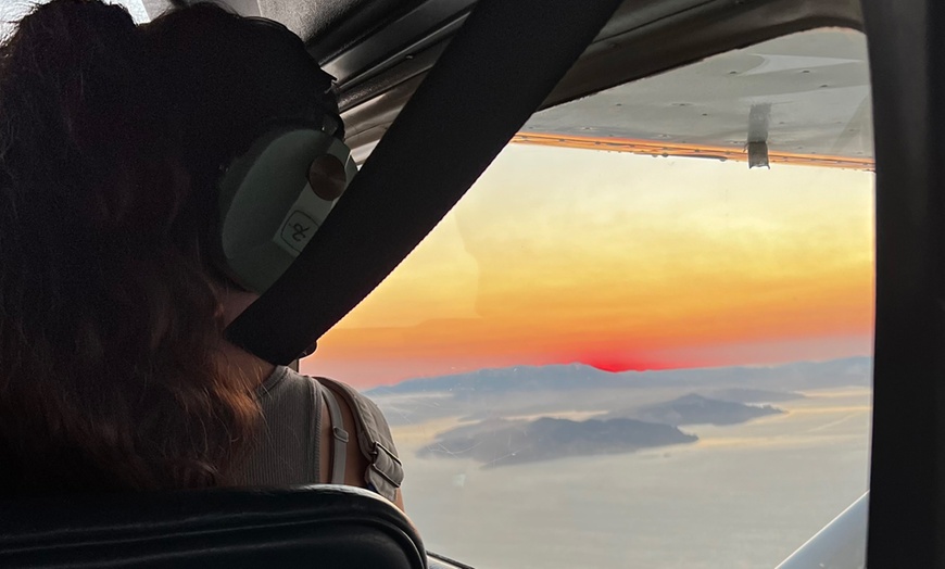 Image 2: Fly Together: Exclusive Flight Deals for 2 or 3 People