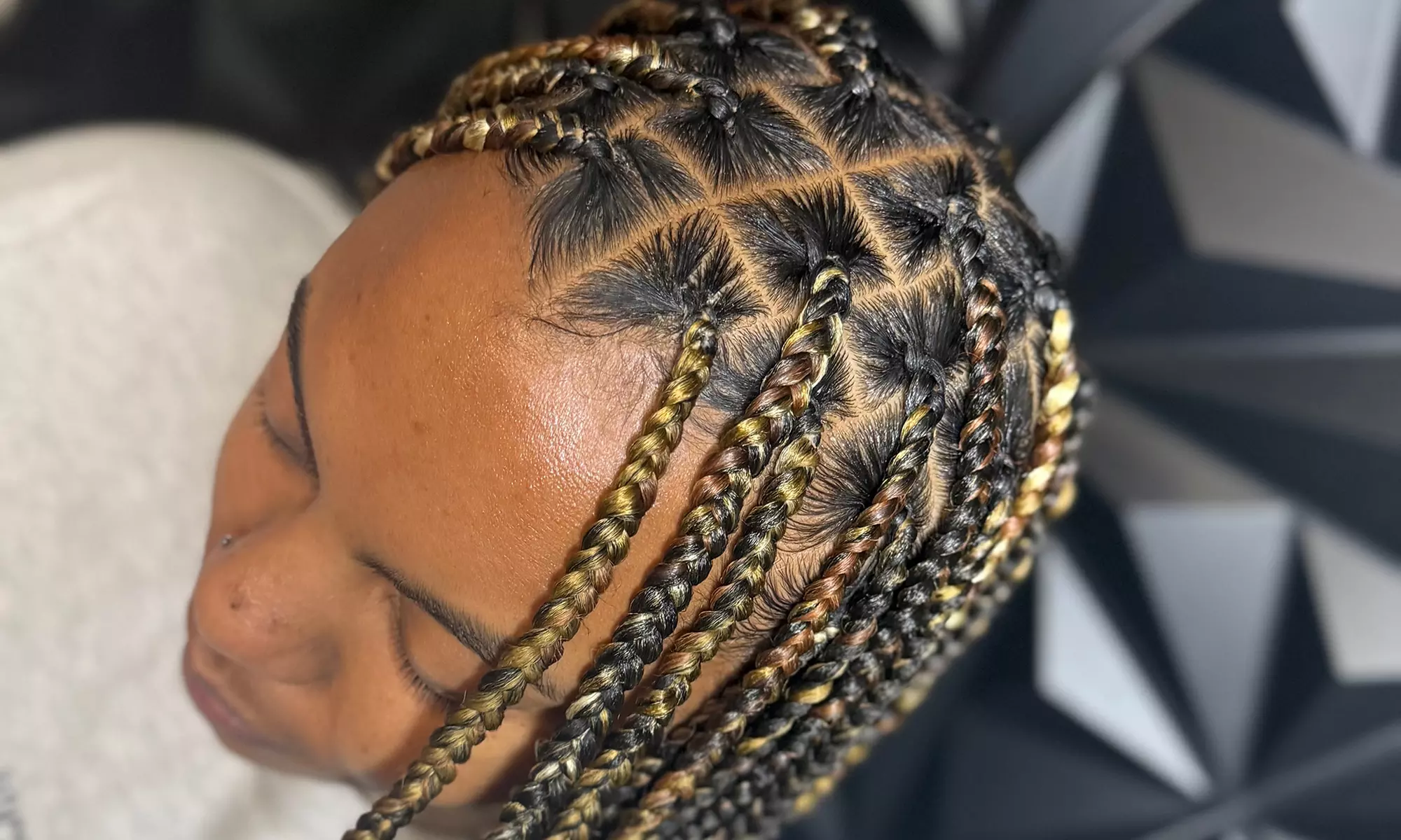 Small, Medium or Large Knotless Braid Session or Men's Braids