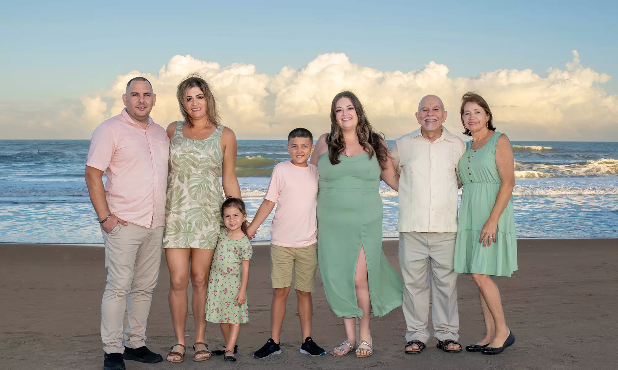 30 or 60-Min Outdoor Photo Shoot for Family, Engagement & More