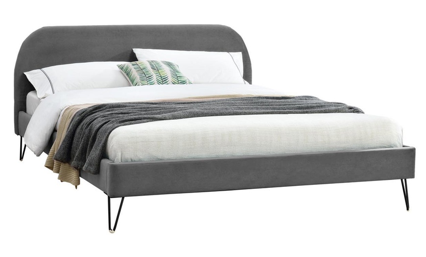 Image 25: Lit velours "Garbera" 140 x 190 cm ou 160 x 200 cm de Kocoon 