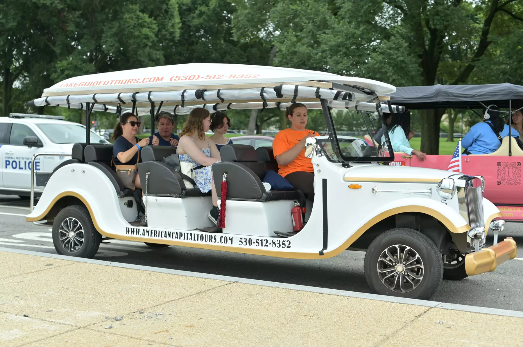 Explore Washington with Deluxe Cart Tour