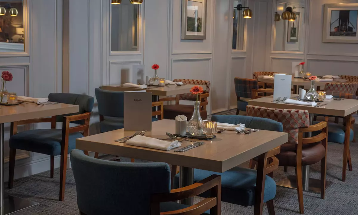 Oxfordshire: Spa Stay with Breakfast, Dining Credit and Late Check out