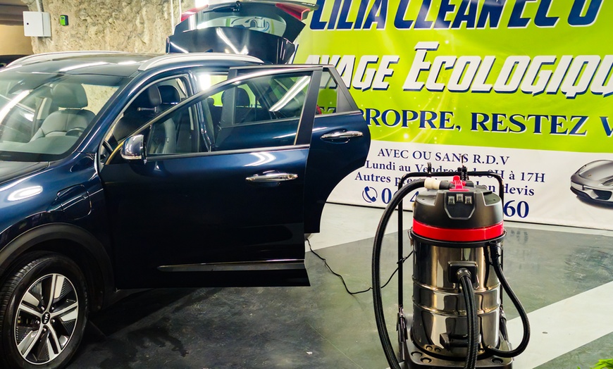 Image 1: Lavage automobile par Lilia Clean eco