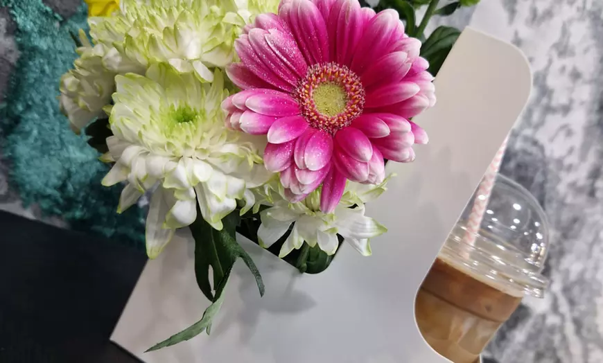 Image 6: One or Two Flower Pockets