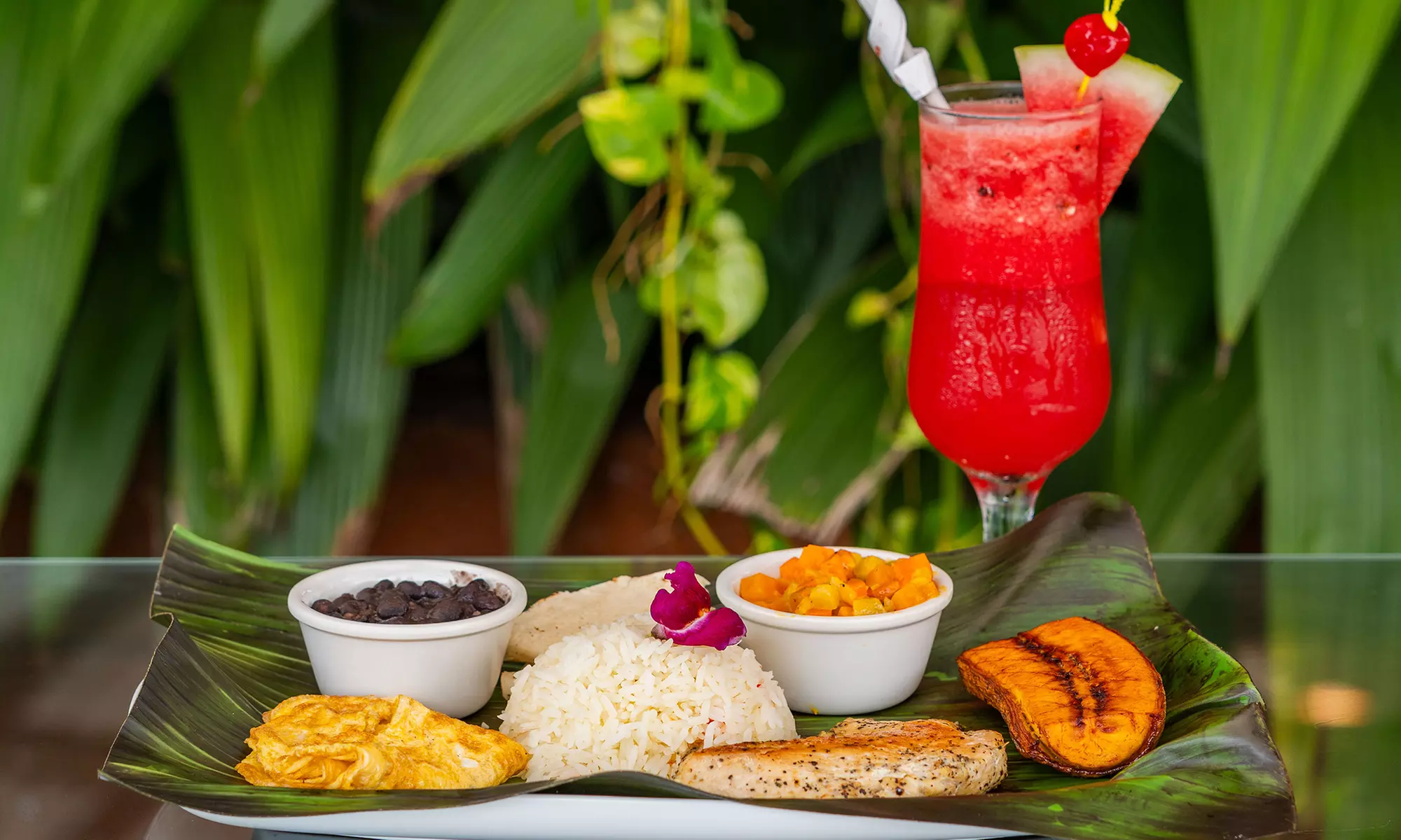 ✈ 4-Night Costa Rica Getaway: Chateau Arenal w/ Air & Hotels