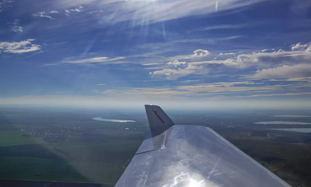 Pilot für einen Tag: 3 Std. selbst fliegen inkl. Einweisung für 1 P.