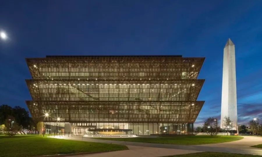 Explore Washington D.C.'s Iconic Monuments & Memorials by Night with 3 Hour Guided Tour for up to 10 People - Second Medium