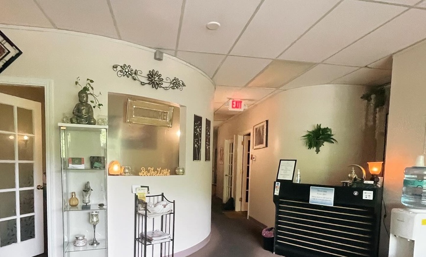 Image 3: Learn Couples Massage Online at Your Own Pace