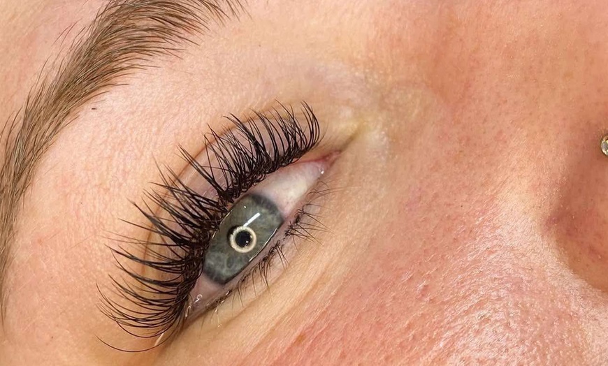 Image 3: Experience the Classic, Hybrid, Volume Lash Extensions w/ or w/o Fill
