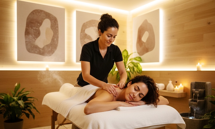Image 1: Masaje con técnica a elegir de 55 minutos para 1 persona