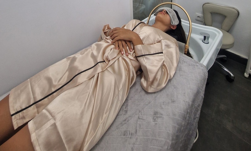 Image 2: Head Spa capilar con té de cortesía en tres rituales únicos