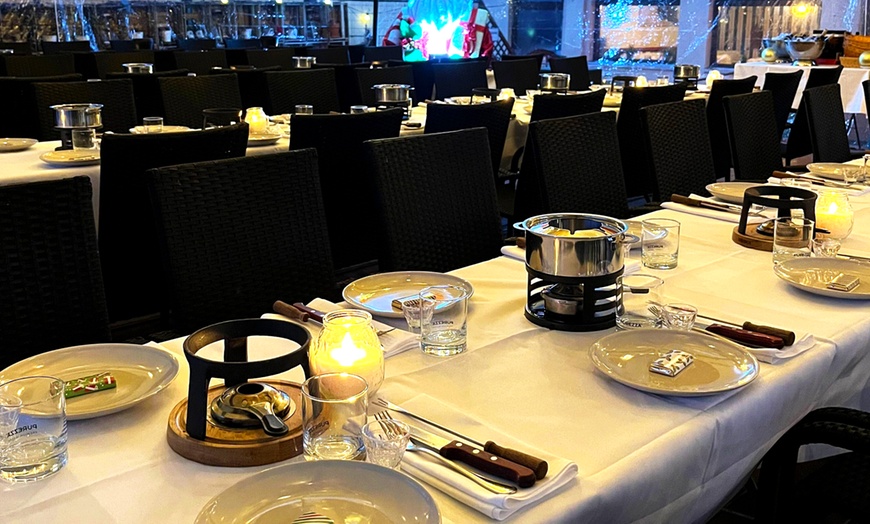 Image 15: 3 Std. Buffet inkl. Getränkeflat & DJ ROBSN Live für 1 bis 4 Personen