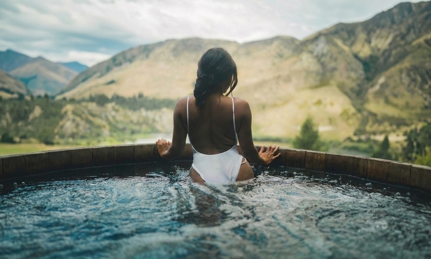 Image 3: 1, 2, or 3-Hour Sauna and Hot Tub Relaxation Experience for Two