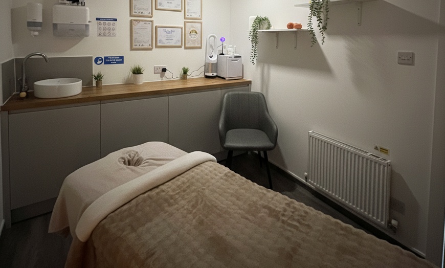 Image 2: 30 or 60-Minute Massage: Choice of Deep Tissue, Swedish, or Hot Stone