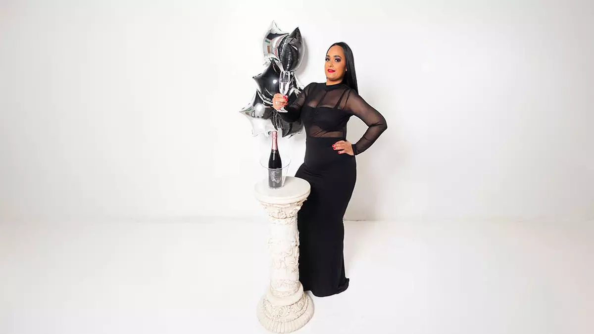 30-Minute Birthday In-Studio Photography Session with Photo Package