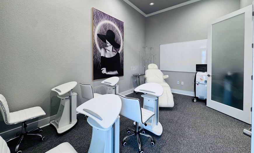 Image 3: Enhance Your Look: 1 or 2 Full Syringes of Restylane Kysse for Lips