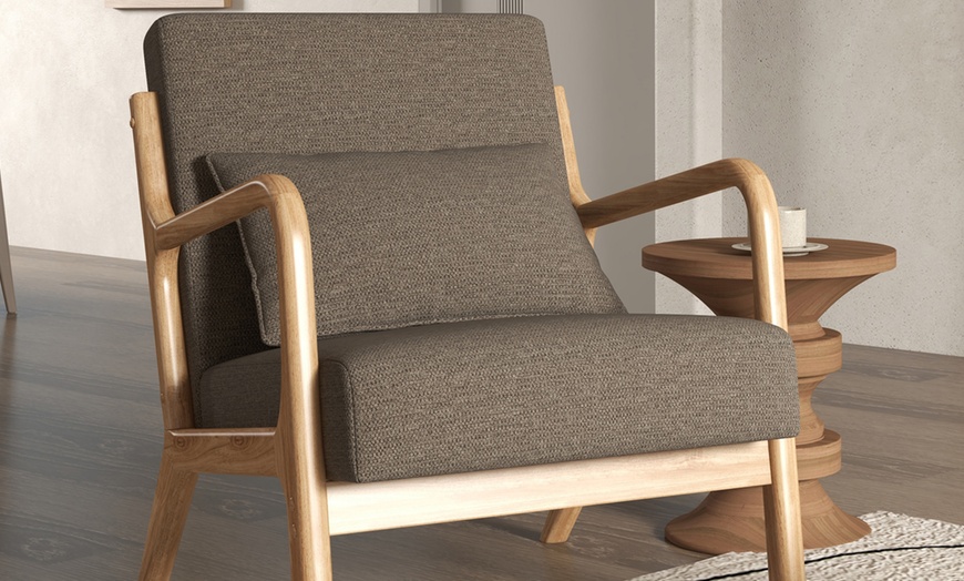 Image 14: Poltrona in tessuto e legno Zach Doosense