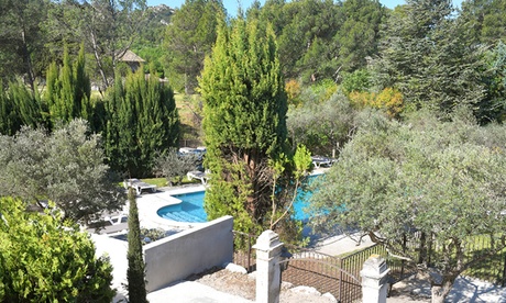 St-Rémy-de-Provence : 1 ou 2 nuits, petit-déjeuner, modelage et spa en option à l’Hôtel Villa Glanum et Spa pour 2 pers.