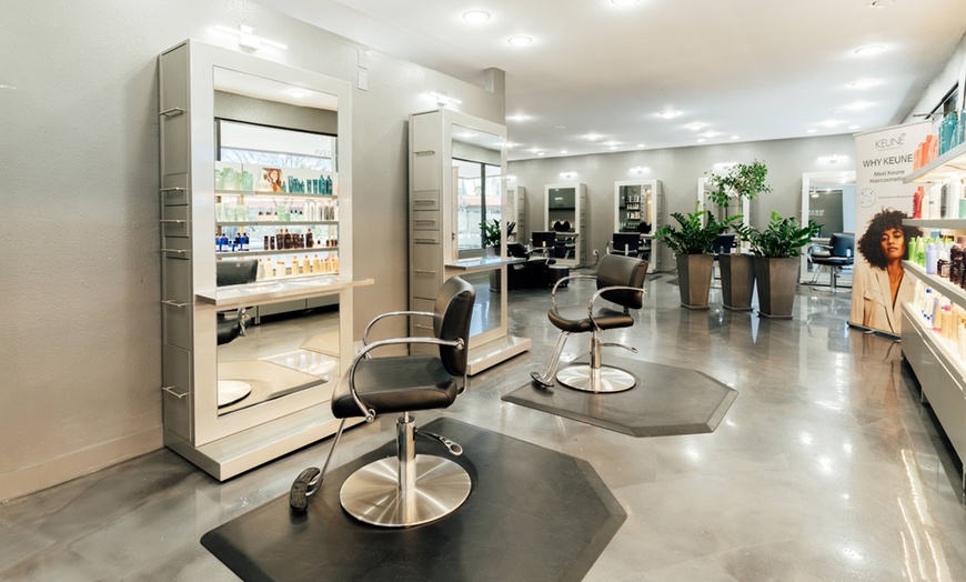 Image 9: 1, 3 or 5 Sessions Blowout Style Plus Deep Conditioning Hair Treatment