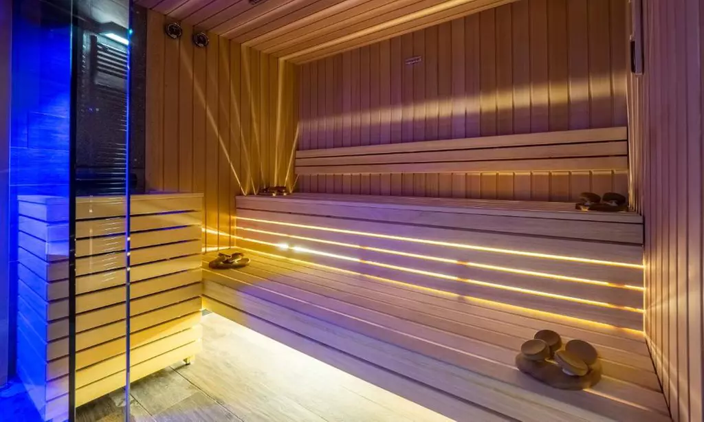 Siena 4*: camera Classic con colazione o mezza pensione, Spa e drink