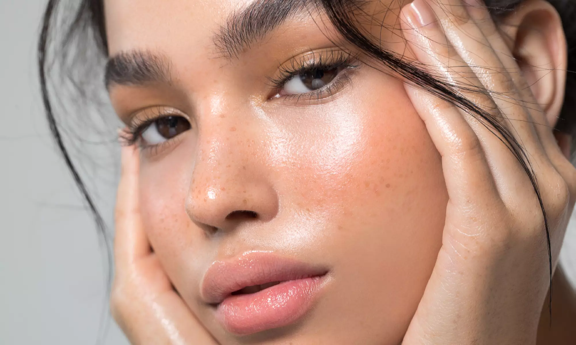 Sanfte Hautverjüngung: Faden-Lifting-Behandlung mit 10 oder 20 PDO-Fäden für 1 Person (bis zu 44% sparen) - Primary Image