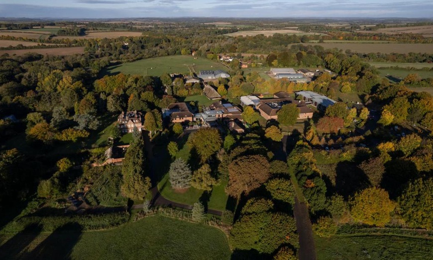 Image 22: Winchester: 4* Classic Double Room Stay with Breakfast