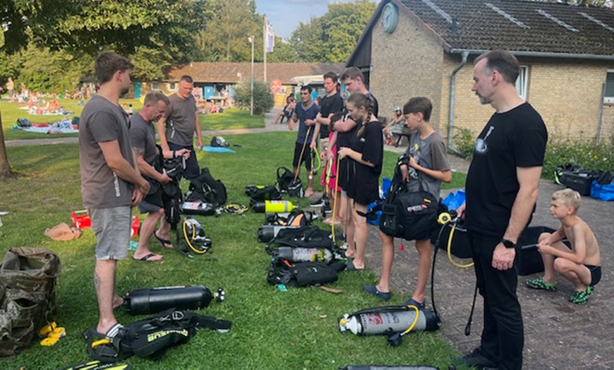 Image 3: 120 Min. Schnuppertauchen inkl. Ausrüstung im Freibad für 1 Person