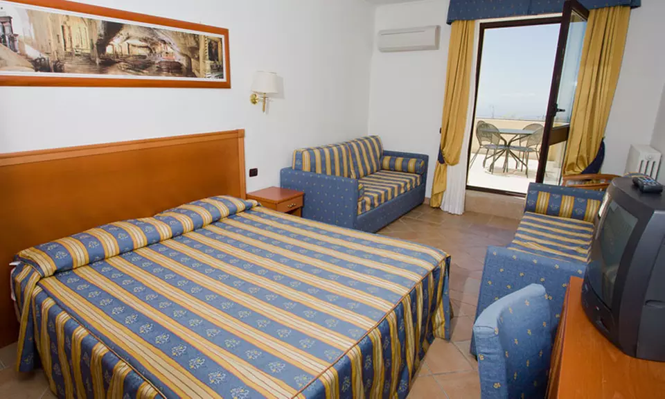 Gargano 4*: camera Standard con colazione o mezza pensione e Spa