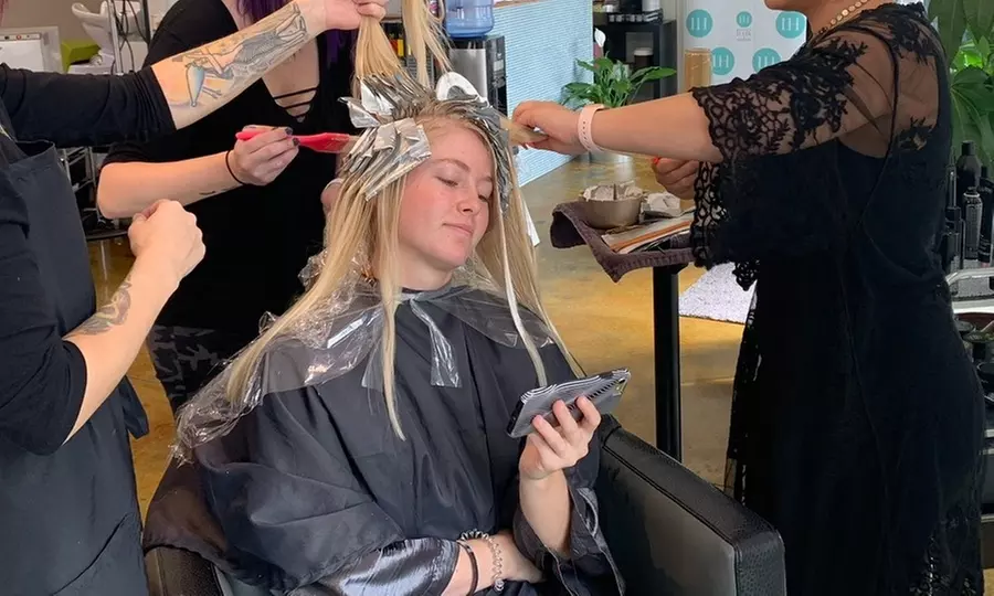 Revamp Your Style with Professional Partial Highlights