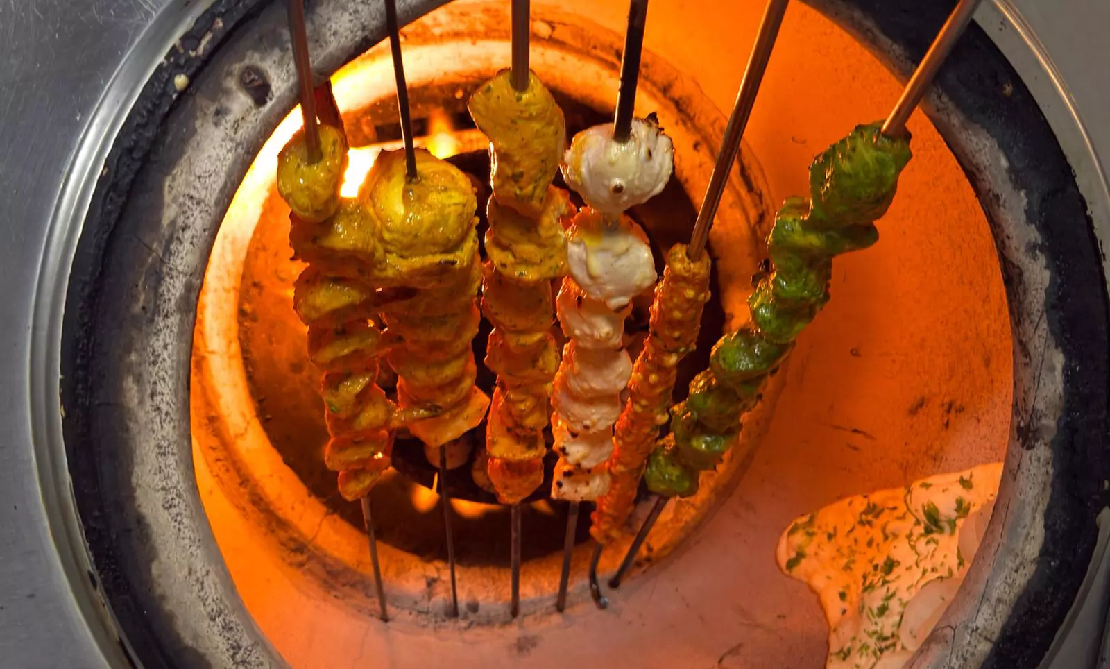 Menú para 2 o 4 personas con aperitivo, entrante, postre y bebida