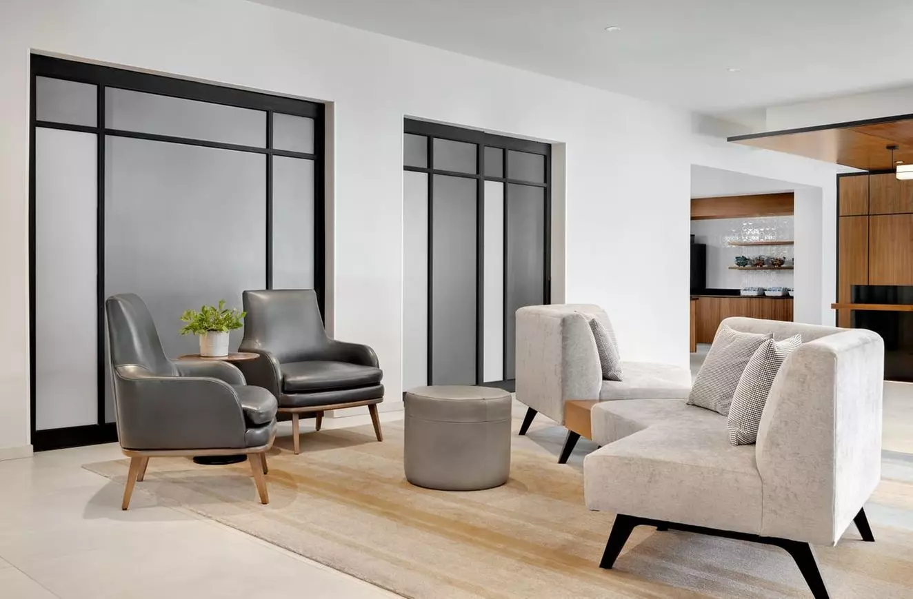 Modern Stay with Easy Access to NYC