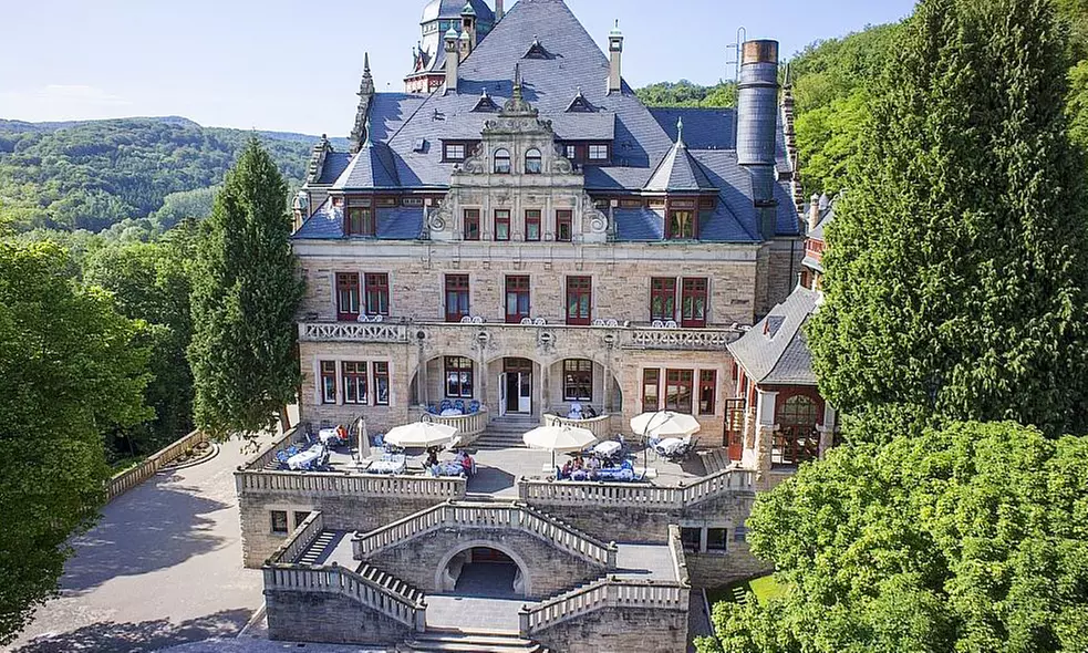 Werratal in Hessen: 3 Tage für Zwei inkl. Frühstück und opt. 1x 5-Gänge-Dinner im 4* Schloss Hotel Wolfsbrunnen ab 199 € - Primary Image