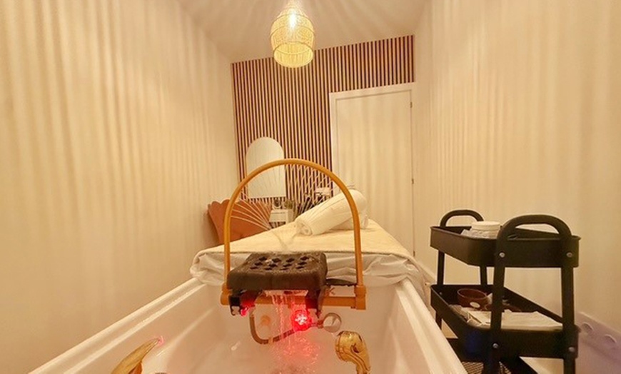 Image 3: Ritual de spa capilar japonés con aromaterapia, masaje y bebida 