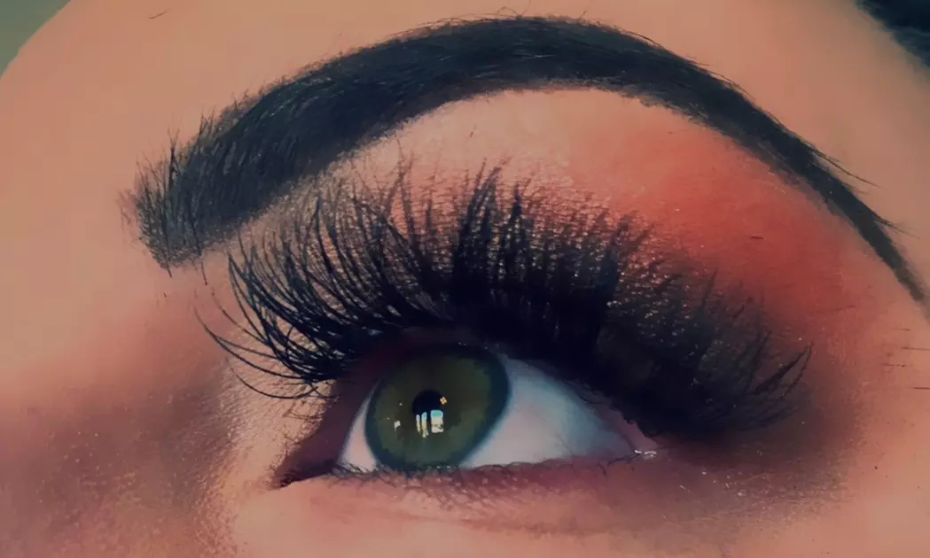 Custom Classic, 3D or 6D Volume Eyelash Extensions