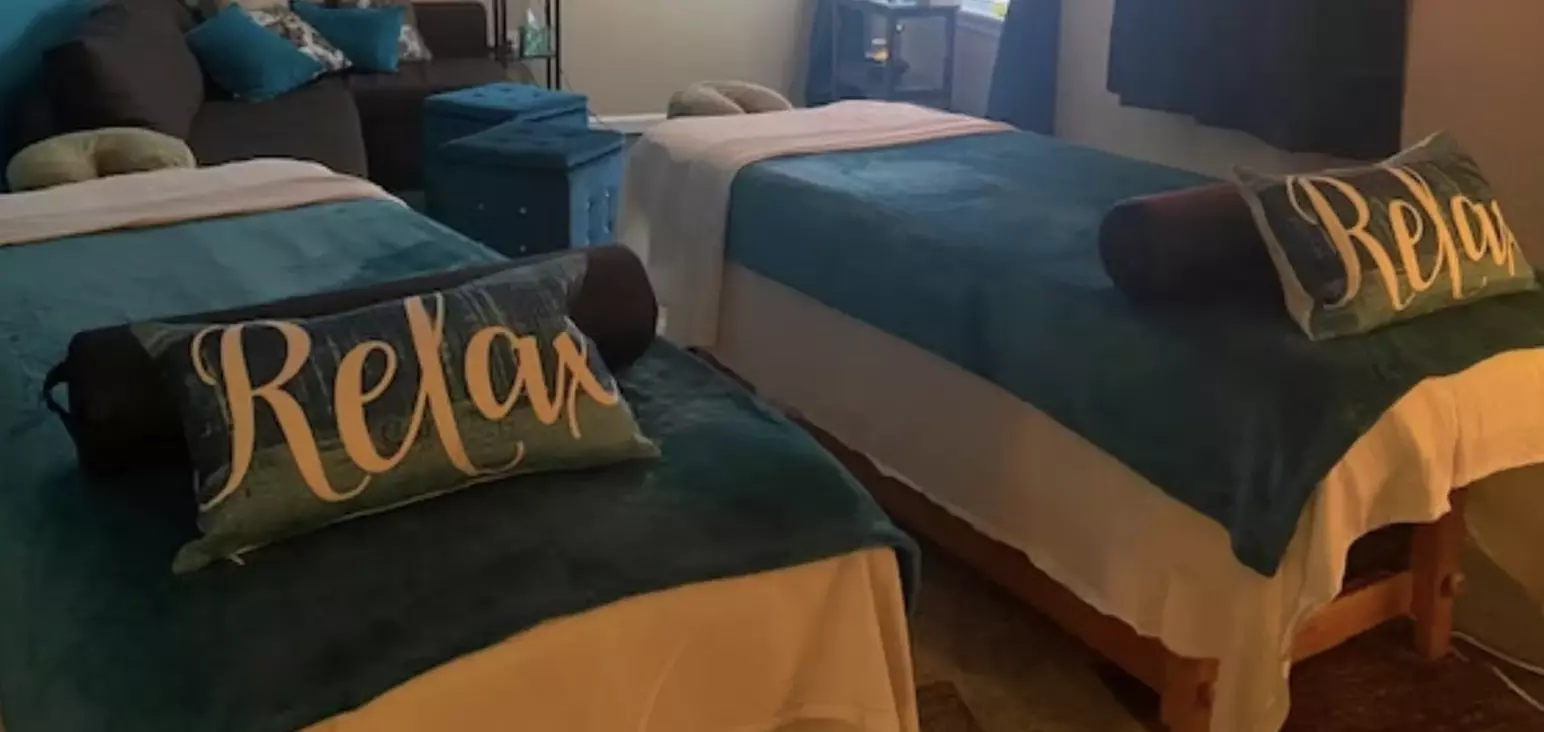 60-Minutes Swedish/Deep Tissue Massage or Couples Massage